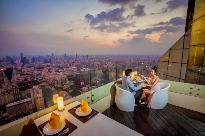 Savor culinary delights, including seafood buffets and fine dining at Baiyoke Sky’s 76th floor